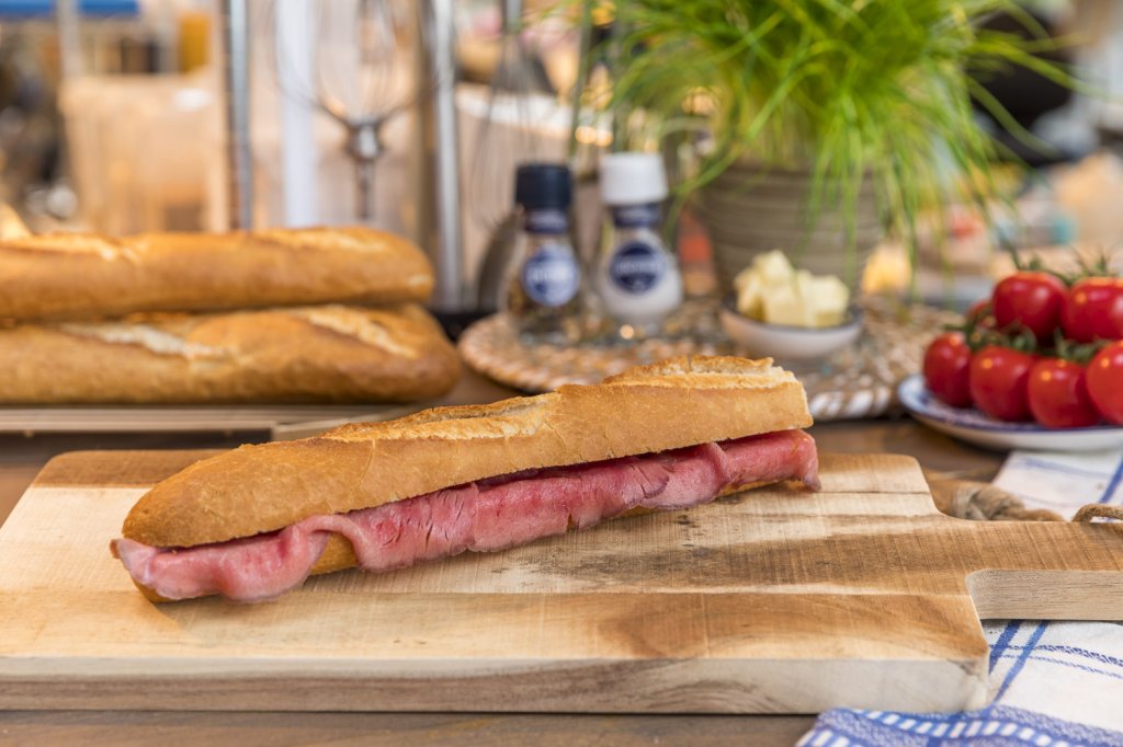 Scalda's Go-To: Helen's Bakery for Fresh Treats in Middelburg